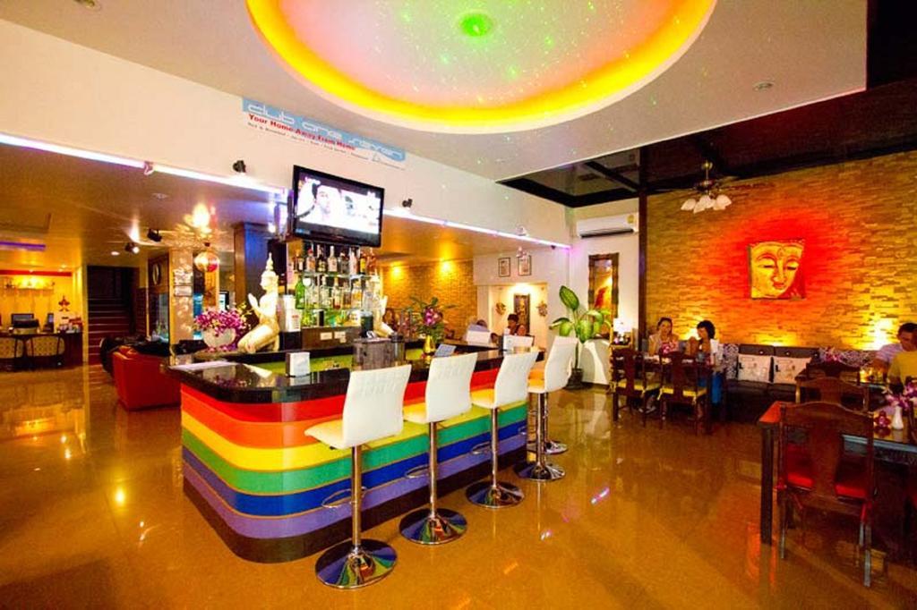 Club One Seven Phuket Otel Patong Dış mekan fotoğraf