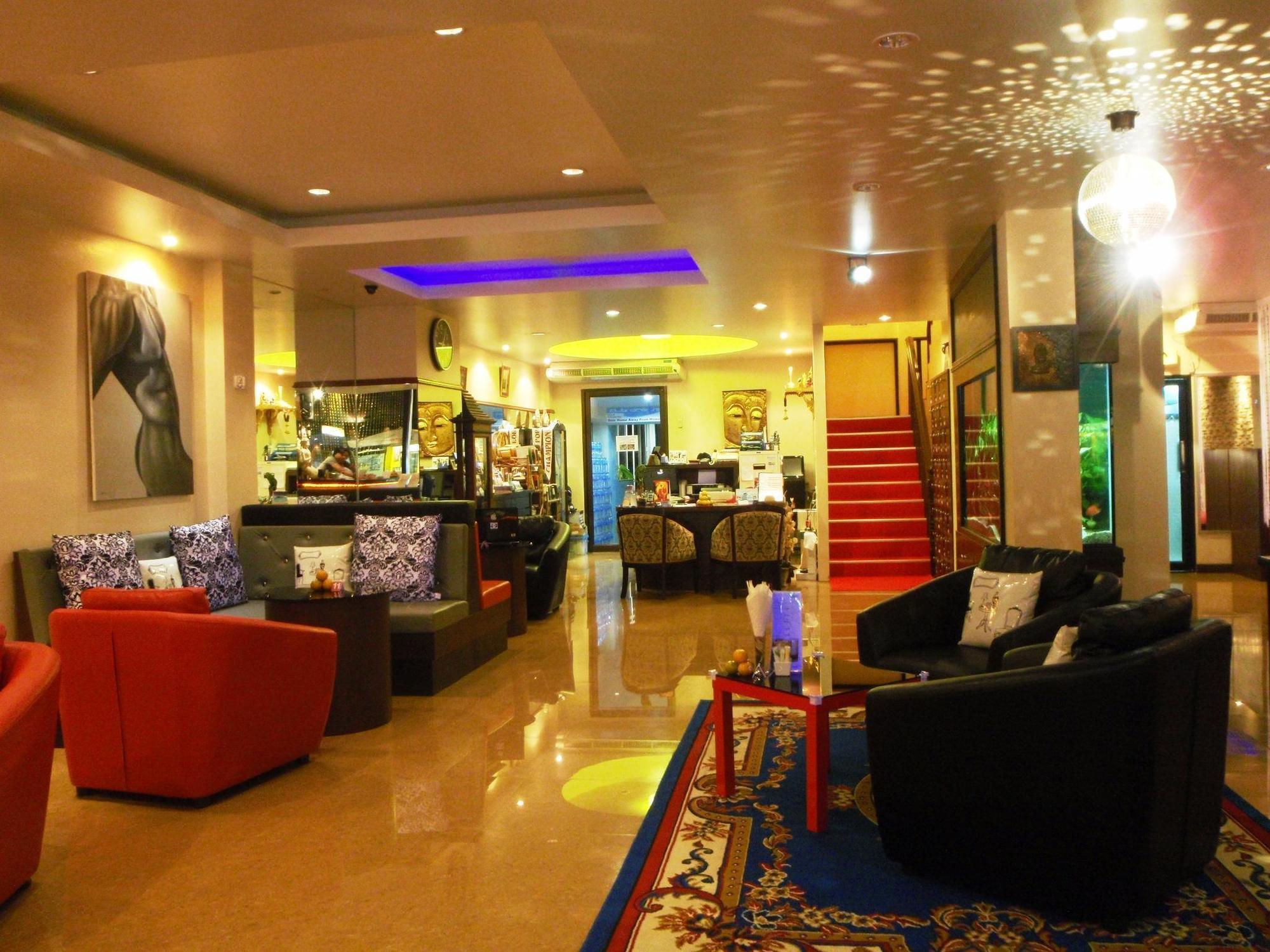 Club One Seven Phuket Otel Patong Dış mekan fotoğraf